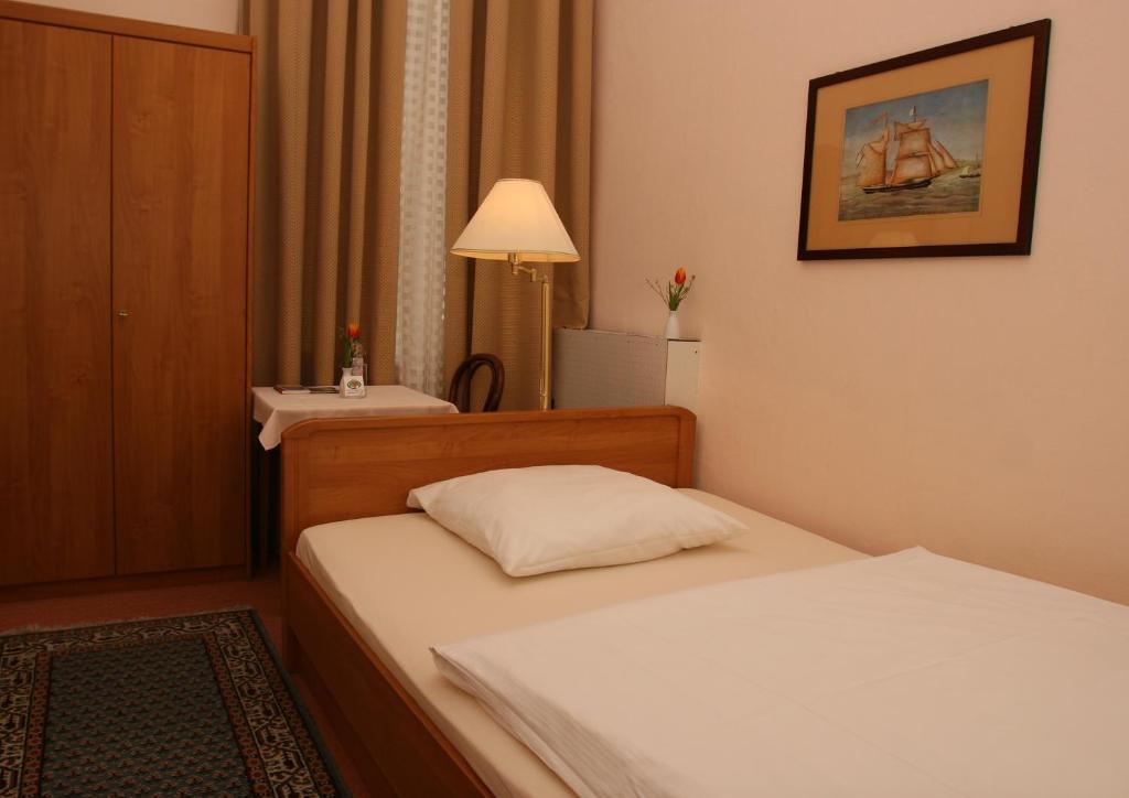 Hotel Pension Fasanenhaus Berlin Bagian luar foto