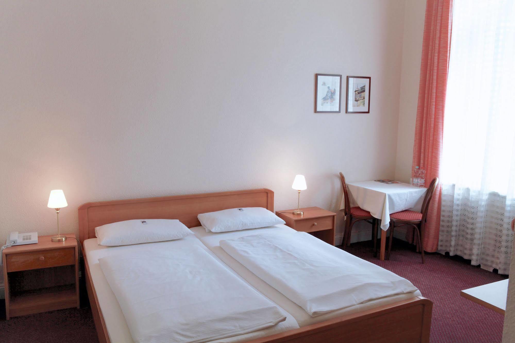 Hotel Pension Fasanenhaus Berlin Bagian luar foto