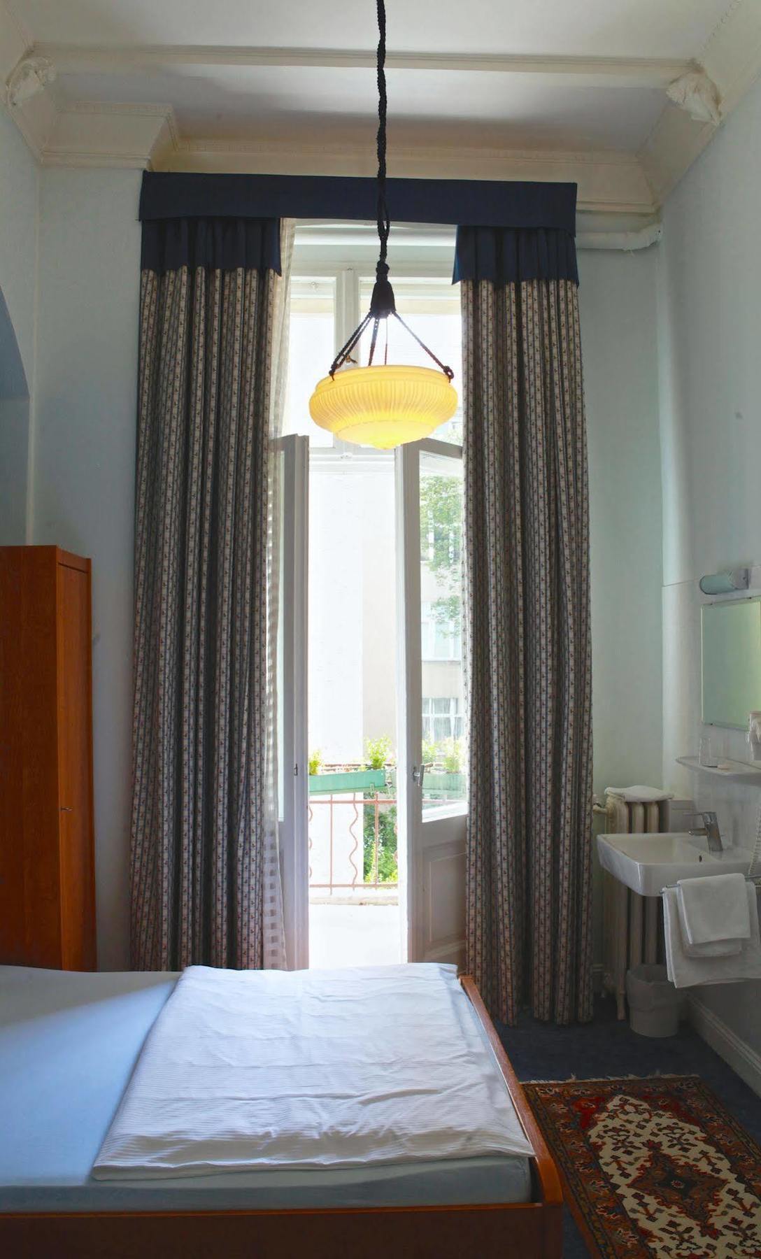Hotel Pension Fasanenhaus Berlin Bagian luar foto