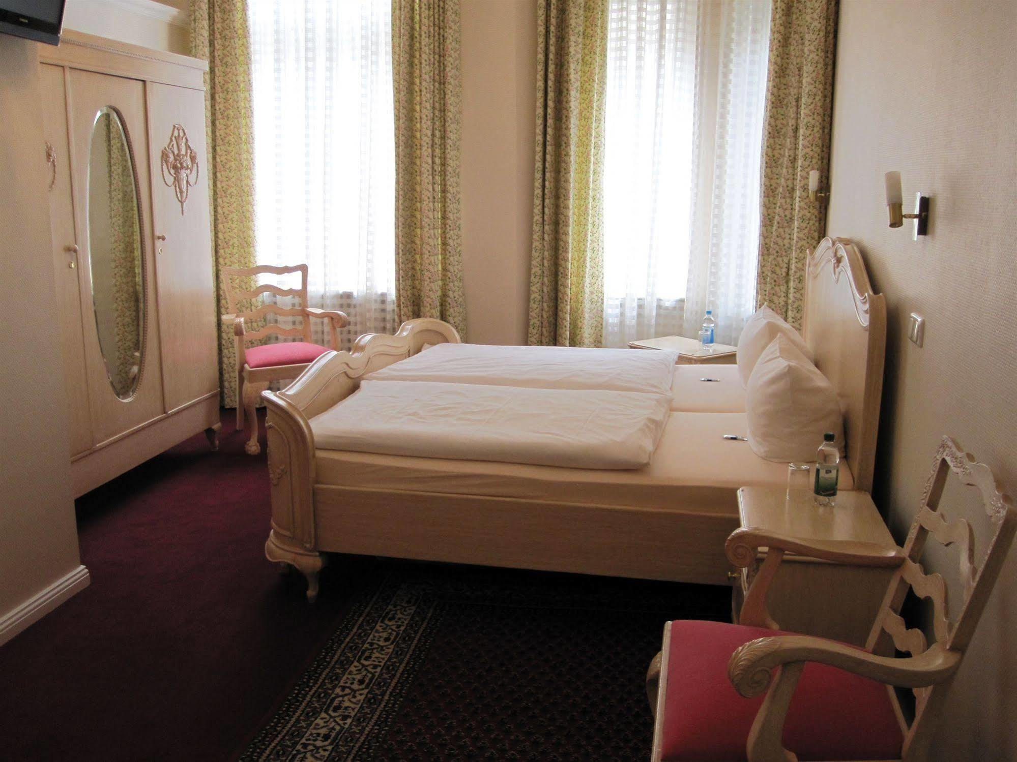 Hotel Pension Fasanenhaus Berlin Bagian luar foto